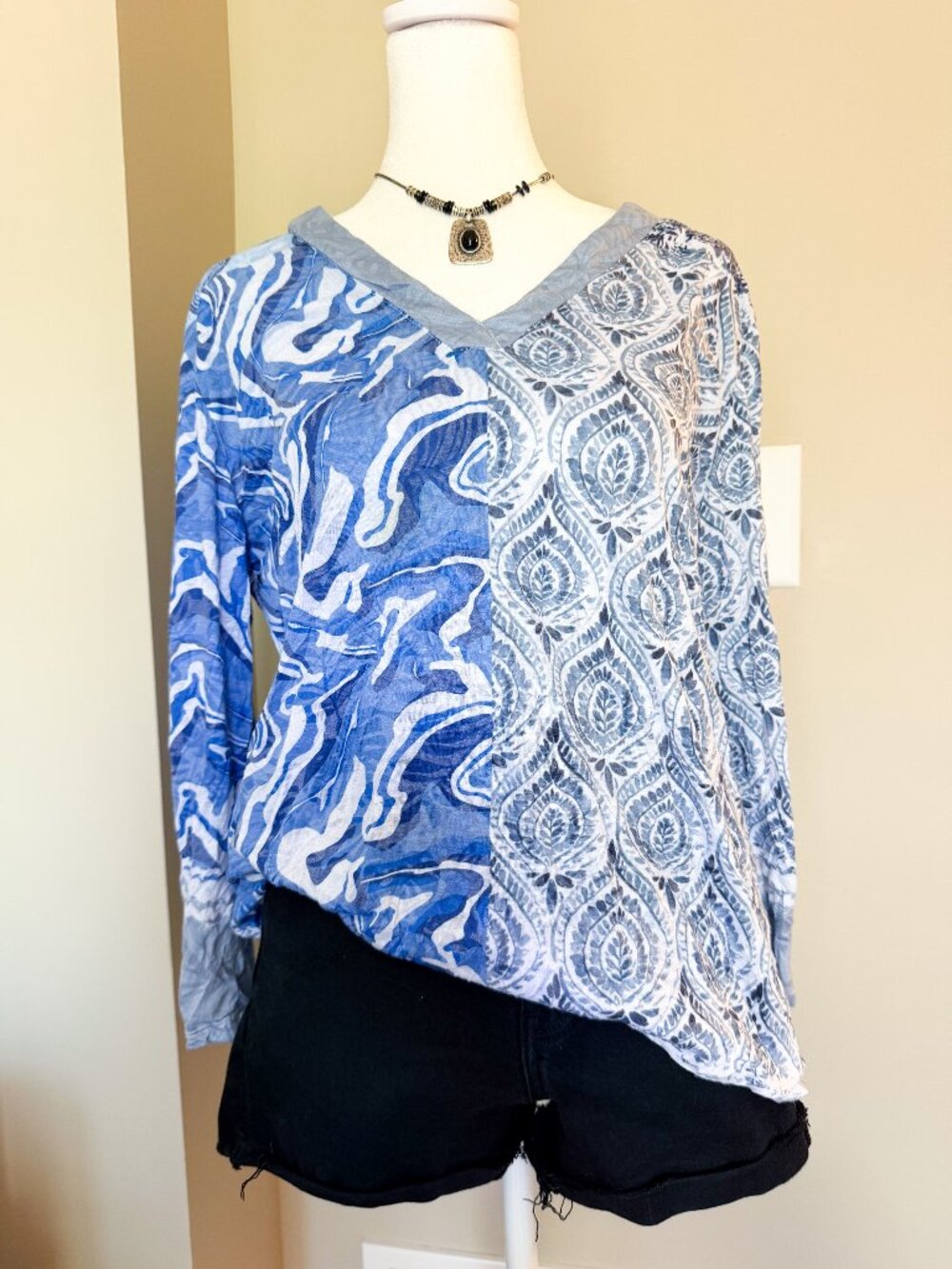 Shana Blue White Print Long Sleeve Tunic Top w/ Pocket - Size XS